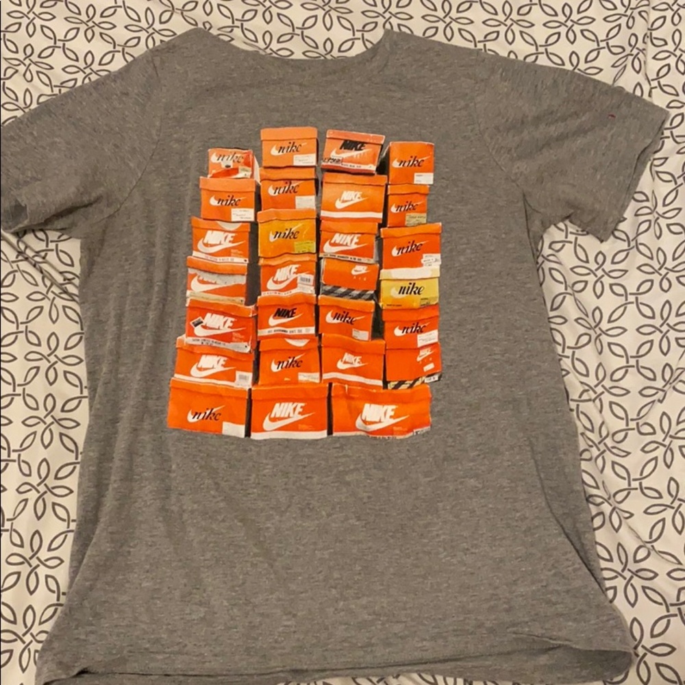 Grey & orange Nike T-shirt
